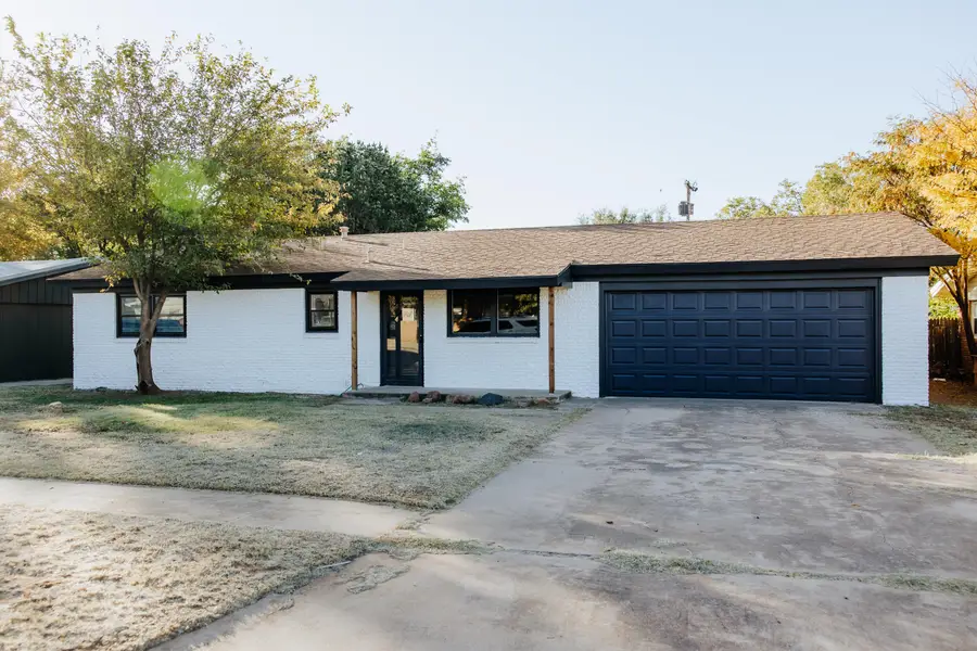 1206 E Hester Street, Brownfield, TX 79316 - Image #2