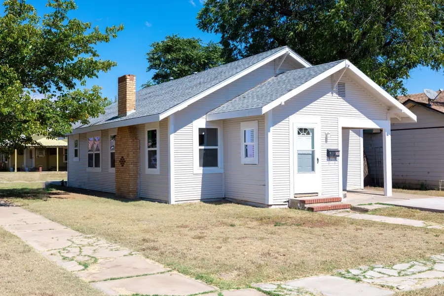 1410 W 8th Street, Plainview, TX 79072 - Image #3