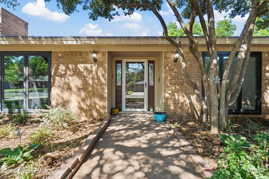 8606 Knoxville Avenue, Lubbock, TX 79423 - Image #2