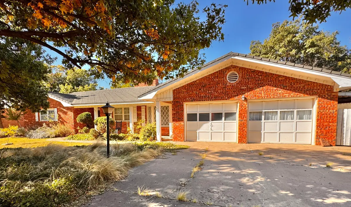 1403 Amarillo Street, Plainview, TX 79072 - Image #1