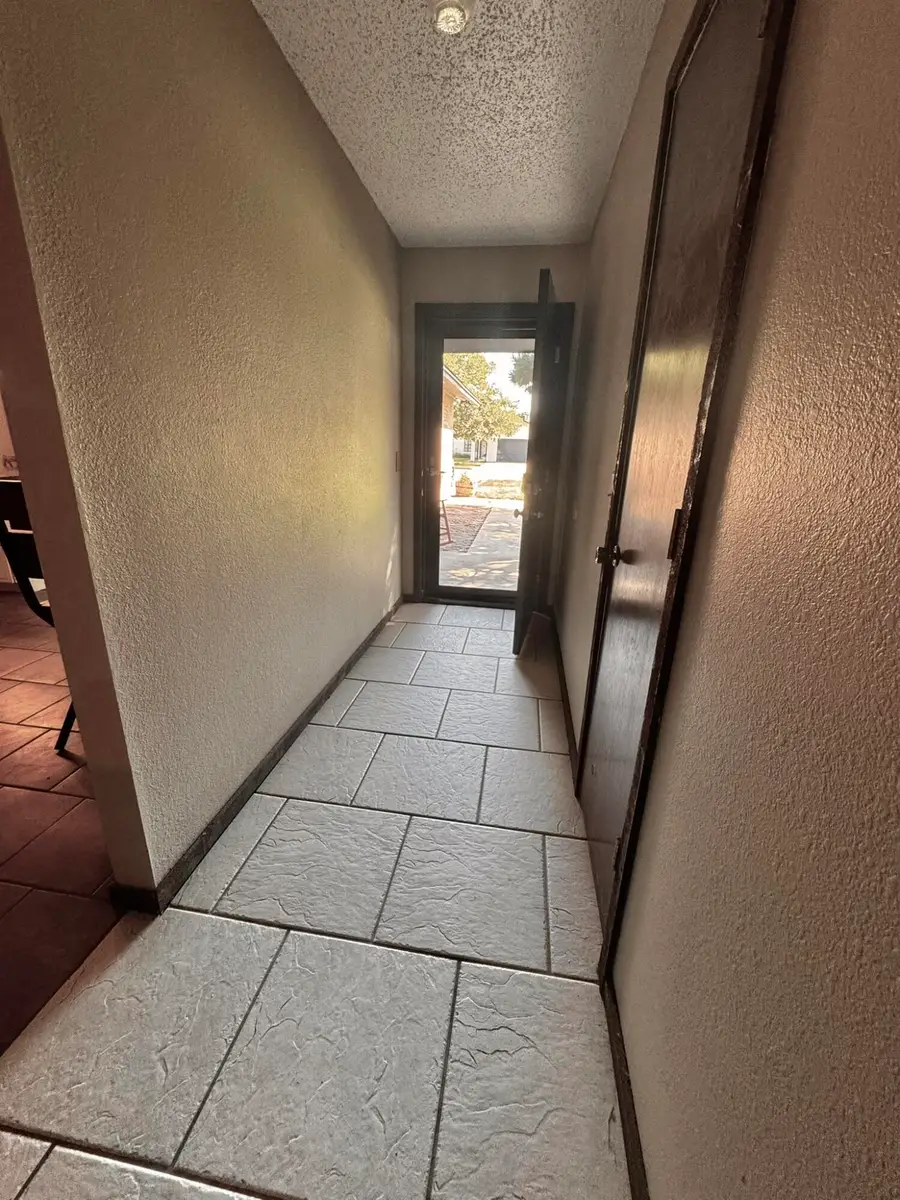 3908 Sides Street, Plainview, TX 79072 - Image #2