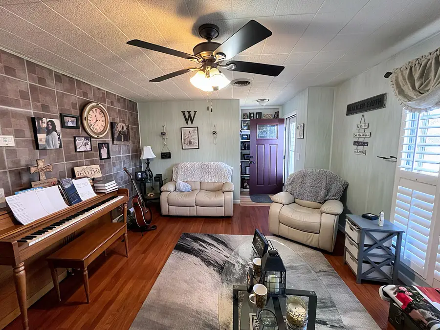 303 SW 11th Street, Seminole, TX 79360 - Image #3