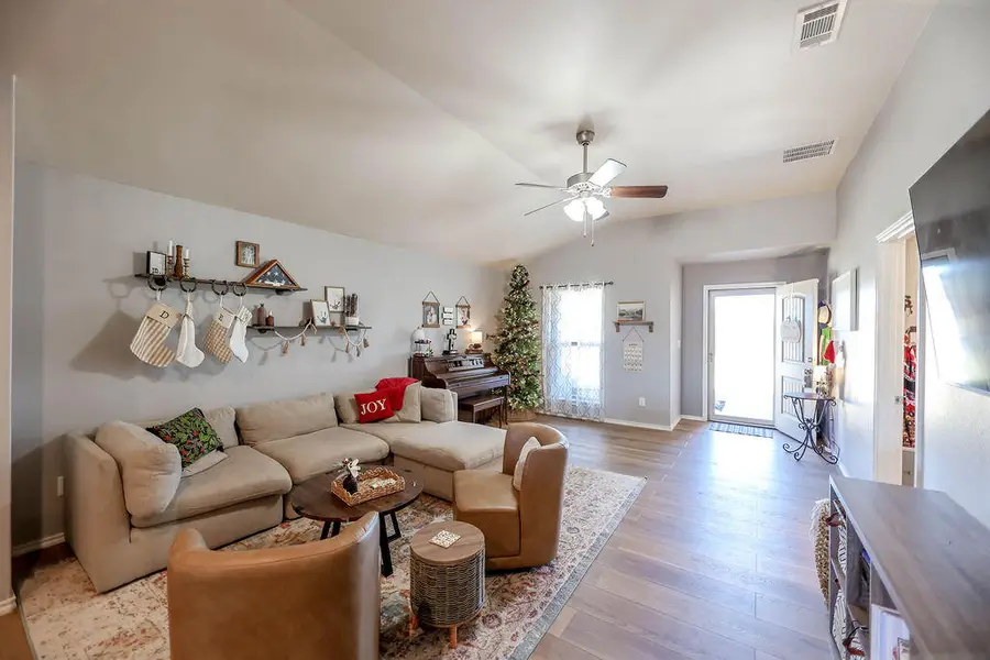 9910 Viola Avenue, Lubbock, TX 79424 - Image #3