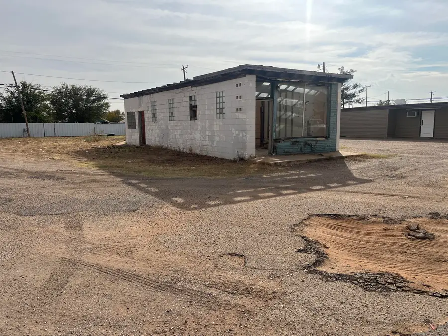 811 N 4th Street, Lamesa, TX 79331 - Image #2