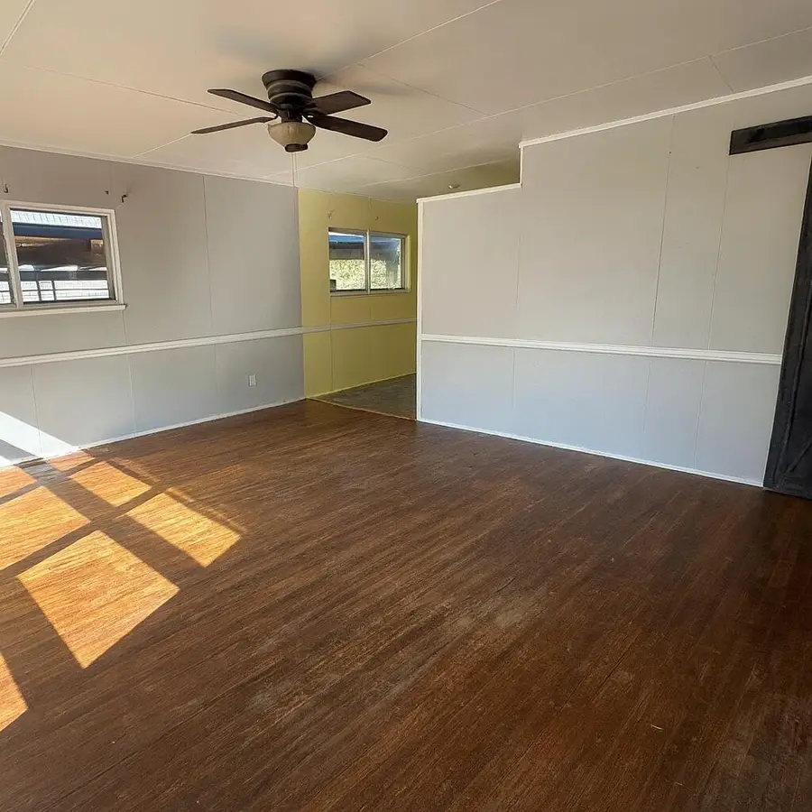 2014 W 20th Street, Plainview, TX 79072 - Image #2