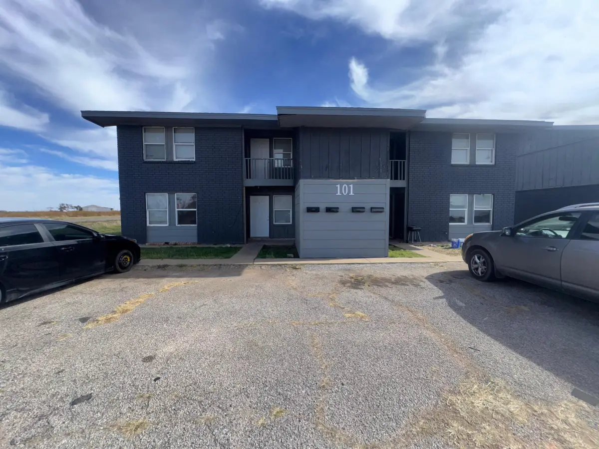 101 Pecos Place, Plainview, TX 79072 - Image #1