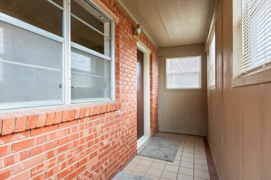 131 Elgin Avenue, Levelland, TX 79336 - Image #2