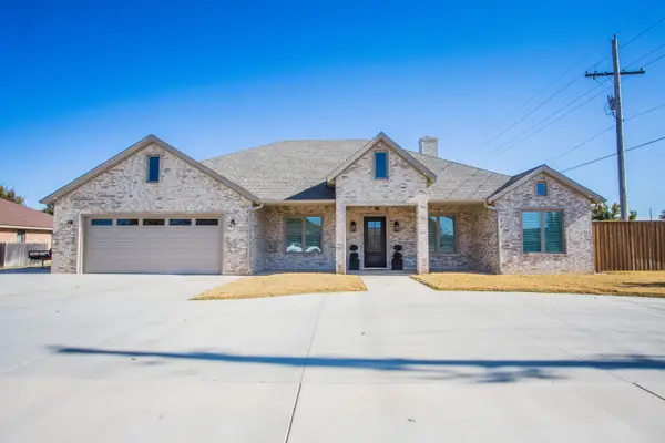 209 S Holliday Drive, Plainview, TX 79072