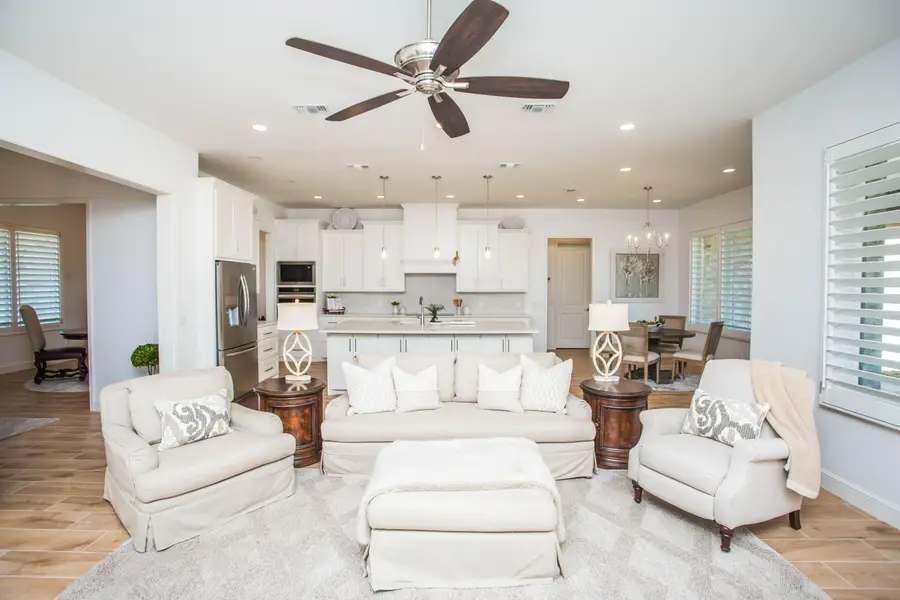 209 S Holliday Drive, Plainview, TX 79072 - Image #3