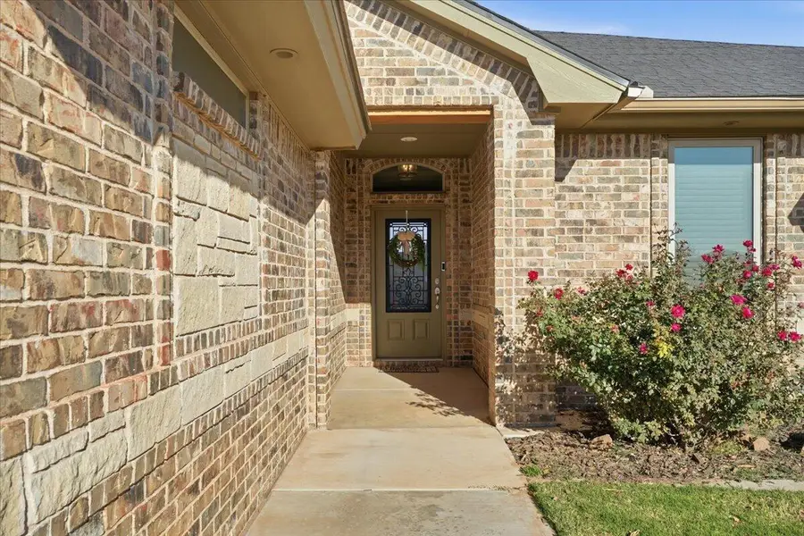 205 Hutcheson Avenue, Wolfforth, TX 79382 - Image #3