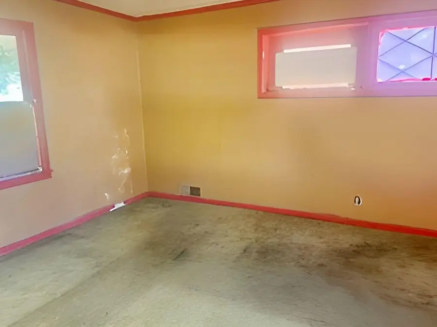 1006 Borger Street, Plainview, TX 79072 - Image #2