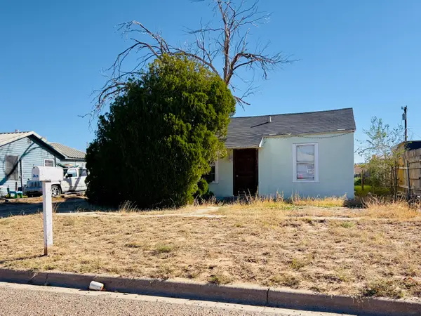 303 Ave B, Levelland, TX 79336