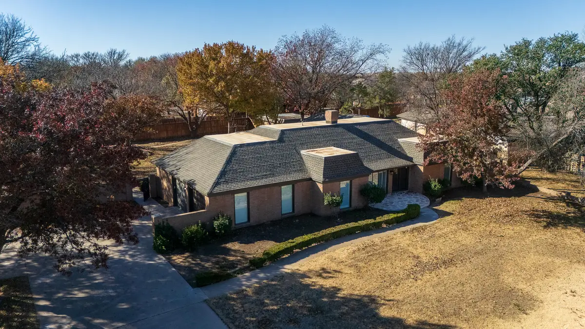 207 Yucca Terrace, Plainview, TX 79072 - Image #1