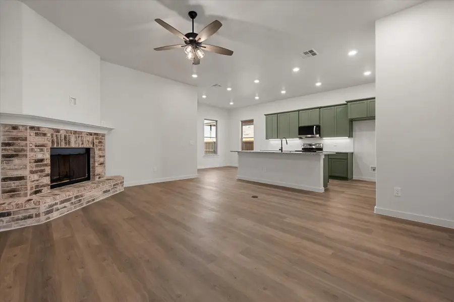 602 E 22nd Street, Wolfforth, TX 79382 - #3