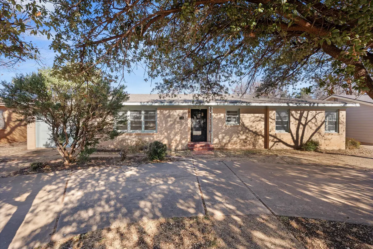 1105 E Cardwell Street, Brownfield, TX 79316 - Image #1