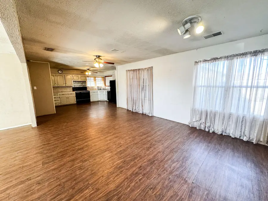 733 E 13th Street, Littlefield, TX 79339 - Image #3