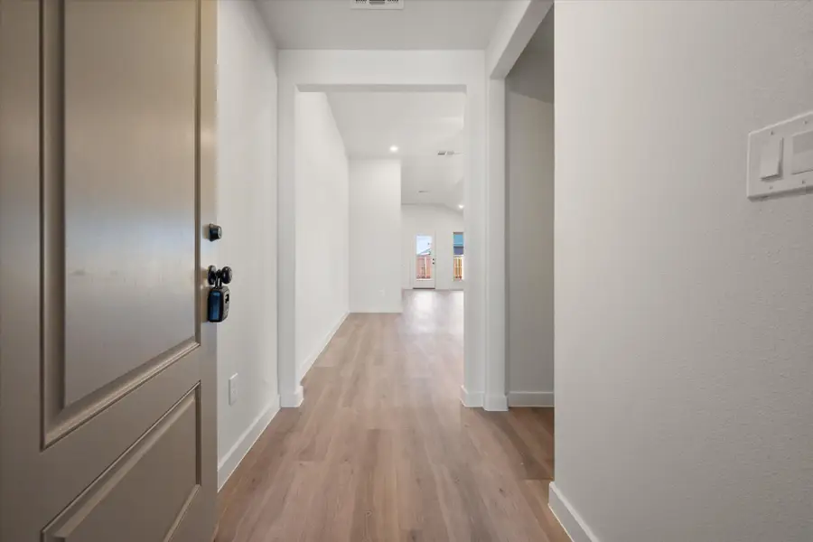 2405 Aberdeen Avenue, Wolfforth, TX 79382 - Image #2