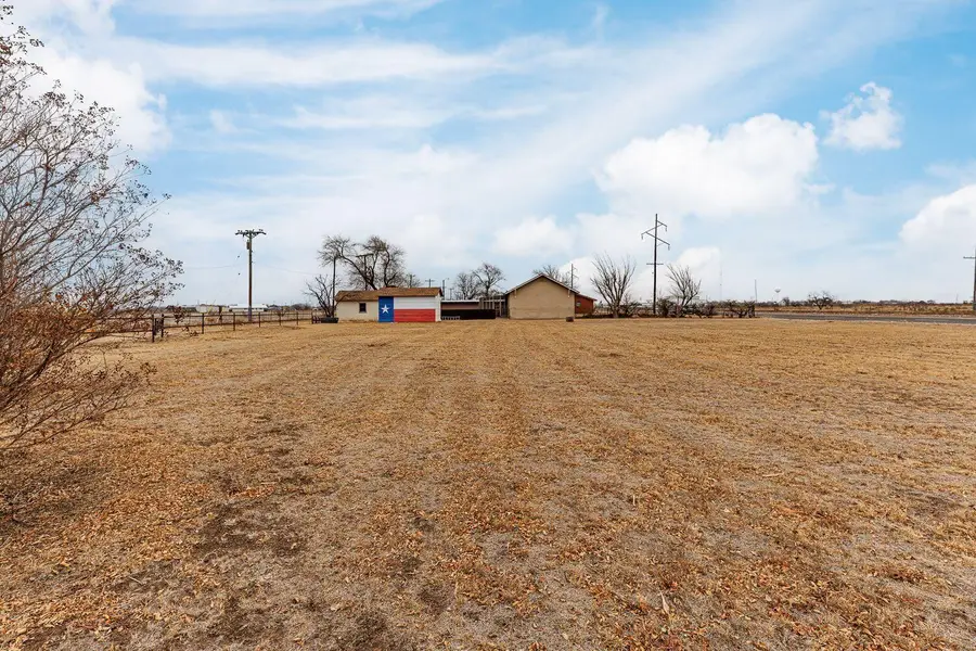 1228 S Ralls Highway, Floydada, TX 79235 - Image #3