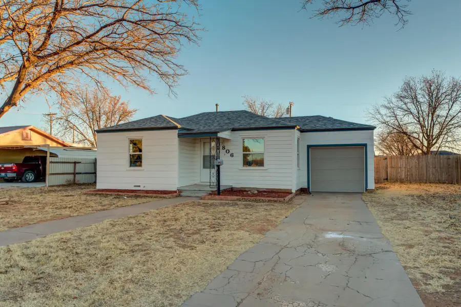 806 E Lons Street, Brownfield, TX 79316 - Image #2