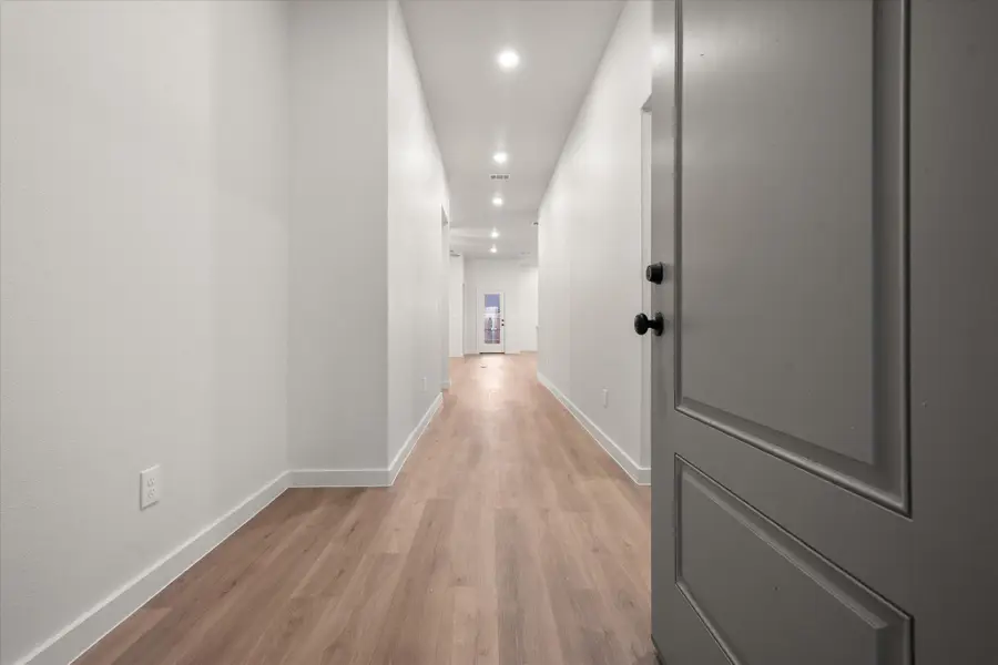 2401 Aberdeen Avenue, Wolfforth, TX 79382 - Image #2