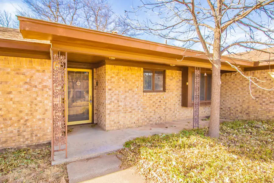 8012 Dover Avenue, Lubbock, TX 79424 - Image #3