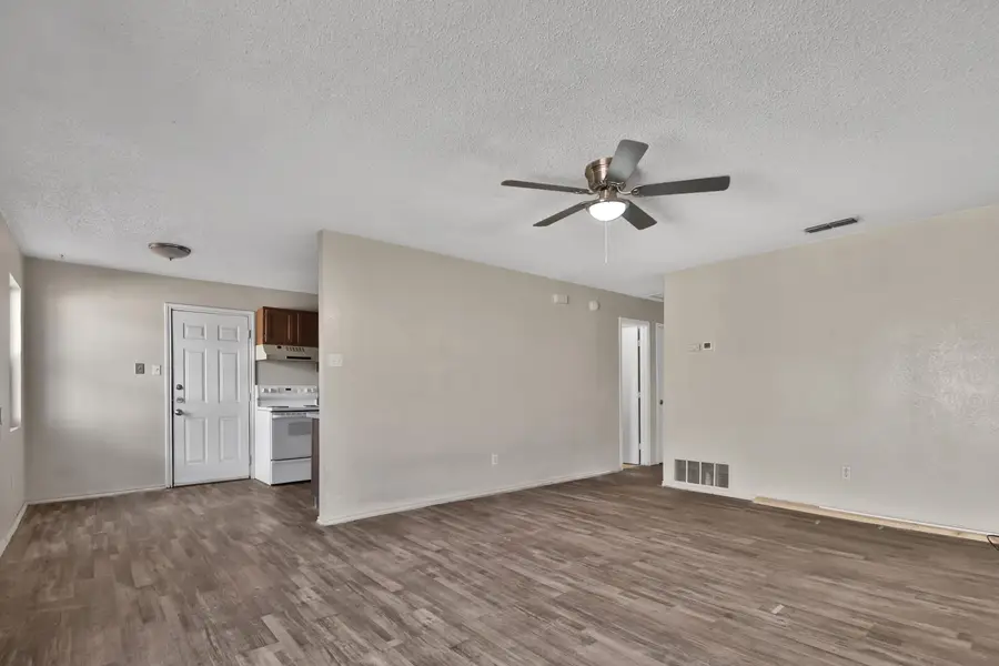 9603 Elmwood Avenue, Lubbock, TX 79424 - Image #3