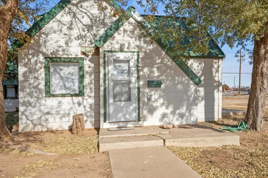 301 Austin Street, Levelland, TX 79336 - Image #2