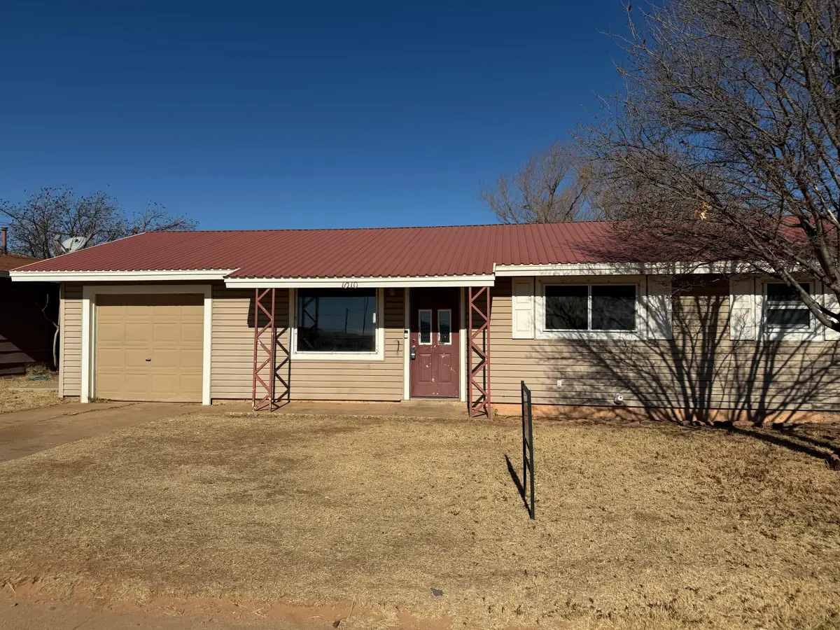 1010 W Hockley Street, Slaton, TX 79364 - Image #1
