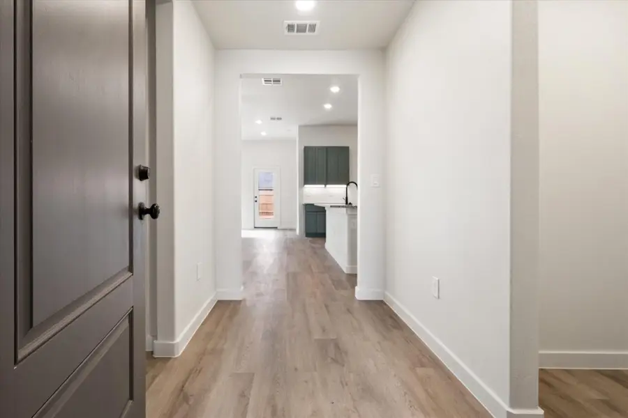 2407 Aberdeen Avenue, Wolfforth, TX 79382 - Image #2