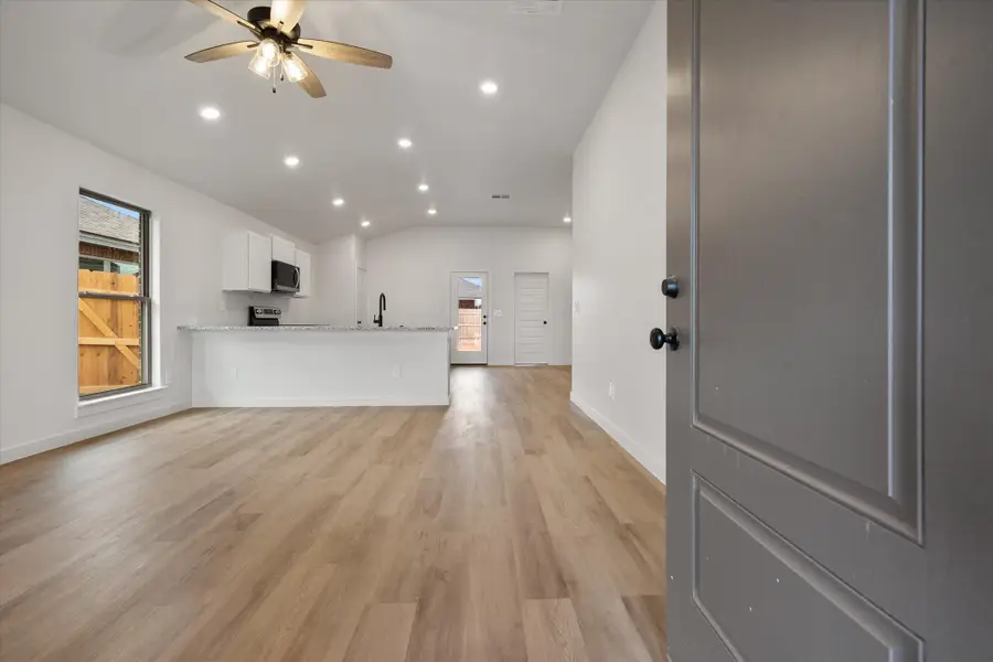 2411 Aberdeen Avenue, Wolfforth, TX 79382 - Image #2