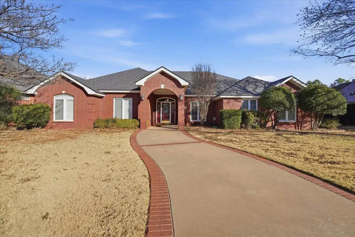 1703 E Casa Linda Lane, Brownfield, TX 79316 - Image #1