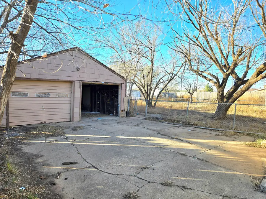 615 N Donley Avenue, Tulia, TX 79088 - Image #2