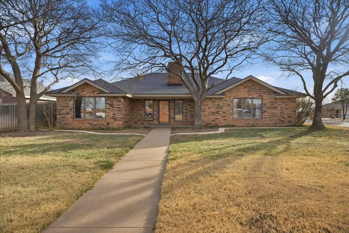 1102 Poplar Street, Levelland, TX 79336 - Image #1