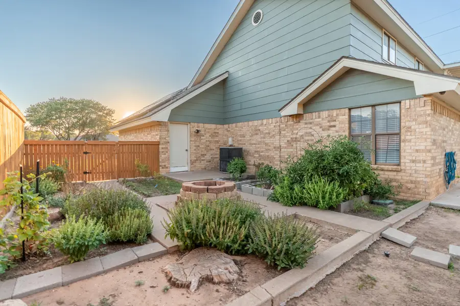 512 N Grover Avenue, Lubbock, TX 79416 - #3