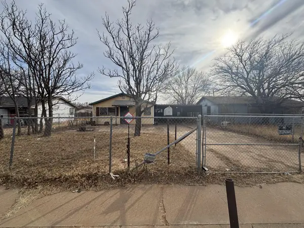 2710 E 2nd Street, Lubbock, TX 79403