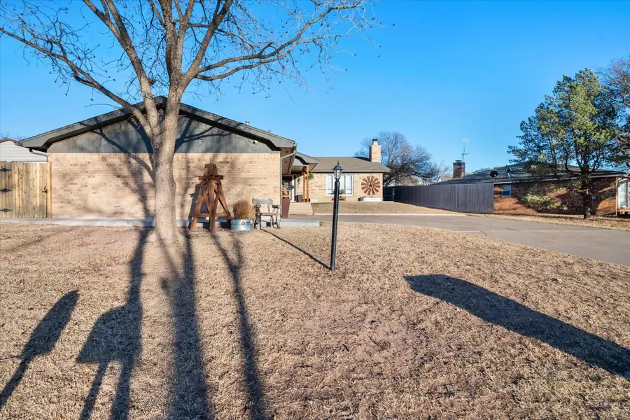 38 E Canyonview Drive, Ransom Canyon, TX 79366 - Image #2