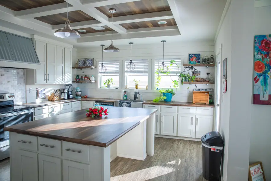 1388 Mallard Road, Wilson, TX 79381 - Image #2