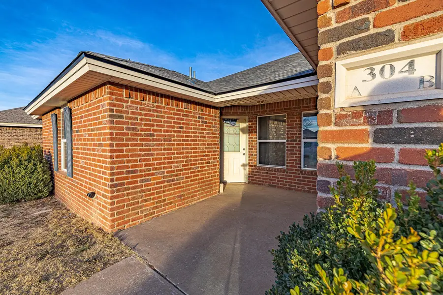304 N Brentwood Avenue, Lubbock, TX 79416 - Image #3