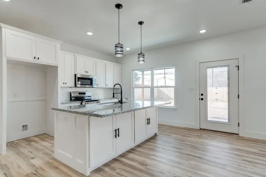 407 Avenue M, Abernathy, TX 79311 - #2