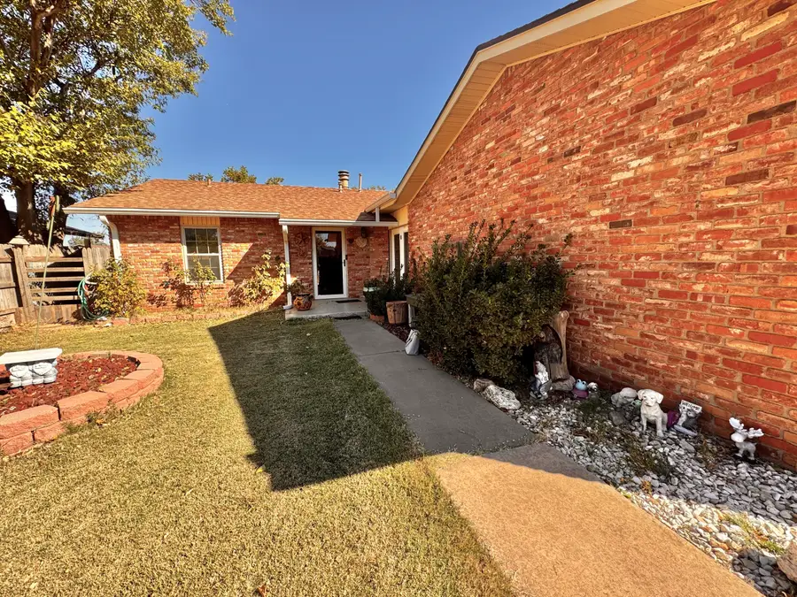 3902 Sides Street, Plainview, TX 79072 - #2