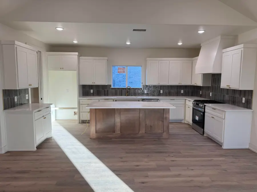 1213 N 6th Street, Wolfforth, TX 79382 - #2