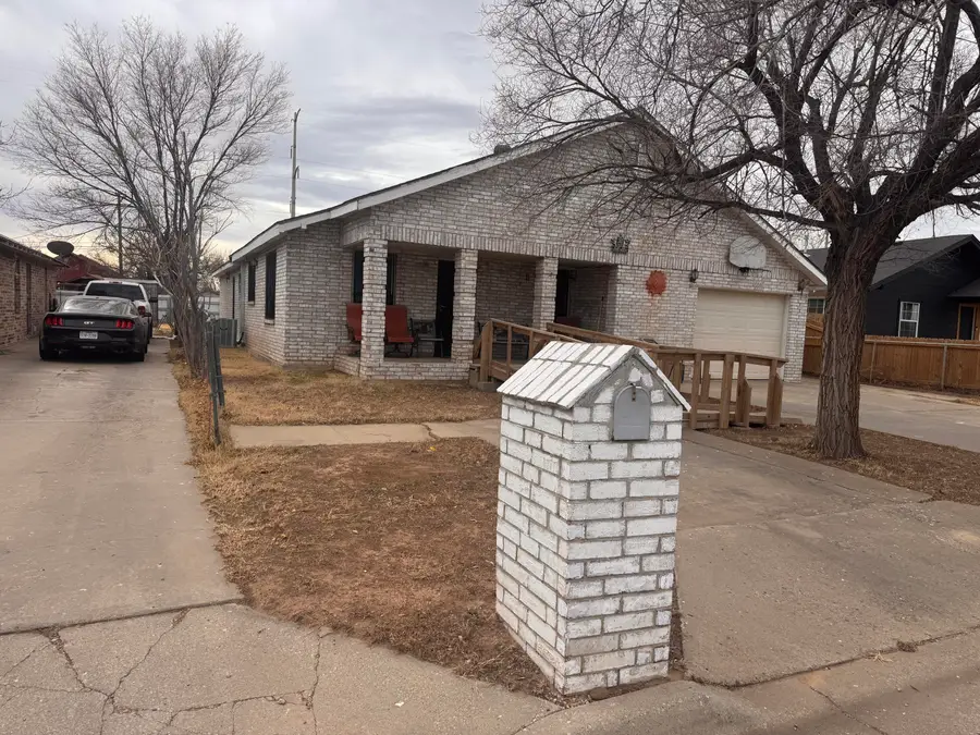 1306 SE 11th Avenue, Amarillo, TX 79102 - #2