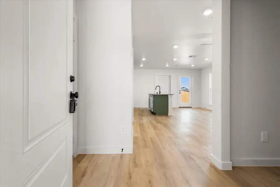 518 E 23rd Street, Wolfforth, TX 79382 - #2