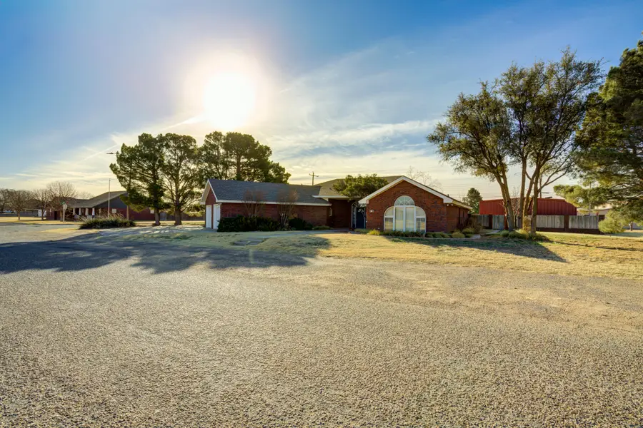 801 19th Street, Seagraves, TX 79359 - #2