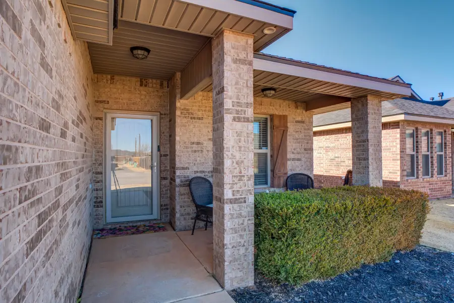 11206 Clinton Avenue, Lubbock, TX 79424 - Image #2