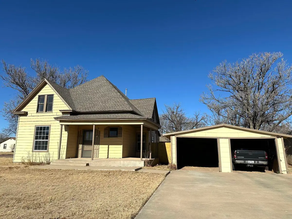 510 W 12th, Plainview, TX 79072 - #1