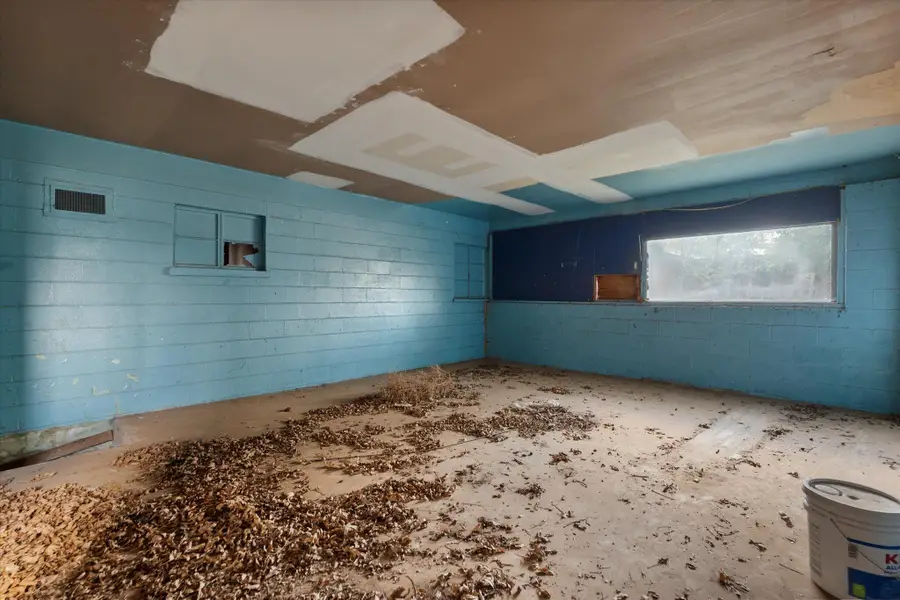 605 17th Street, Levelland, TX 79336 - #3