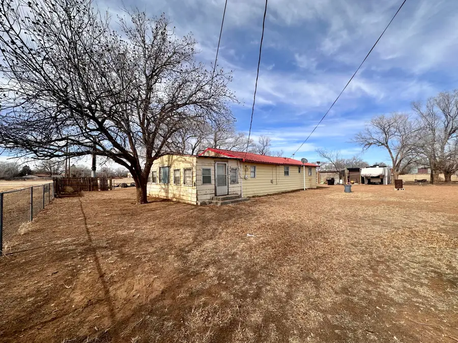 1313 S 3rd Street, Tahoka, TX 79373 - #3