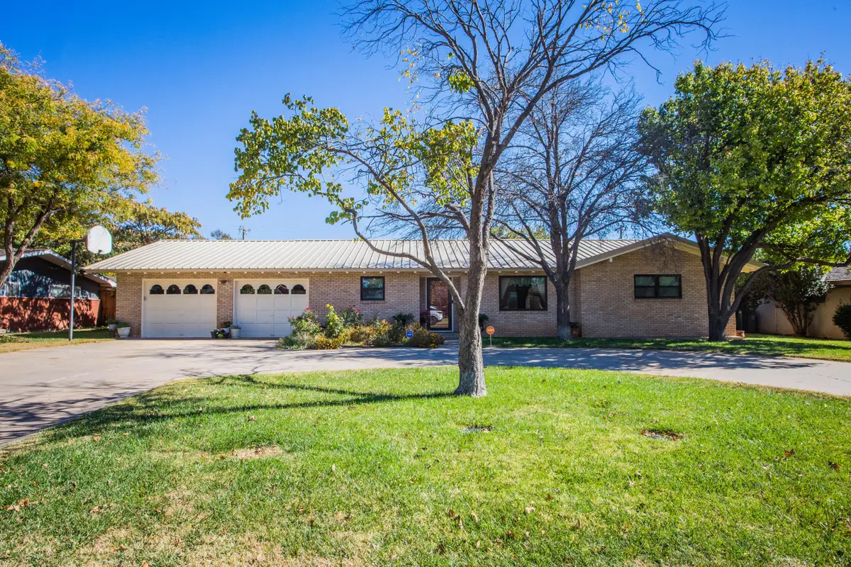 1208 Dallas Street, Plainview, TX 79072 - #1