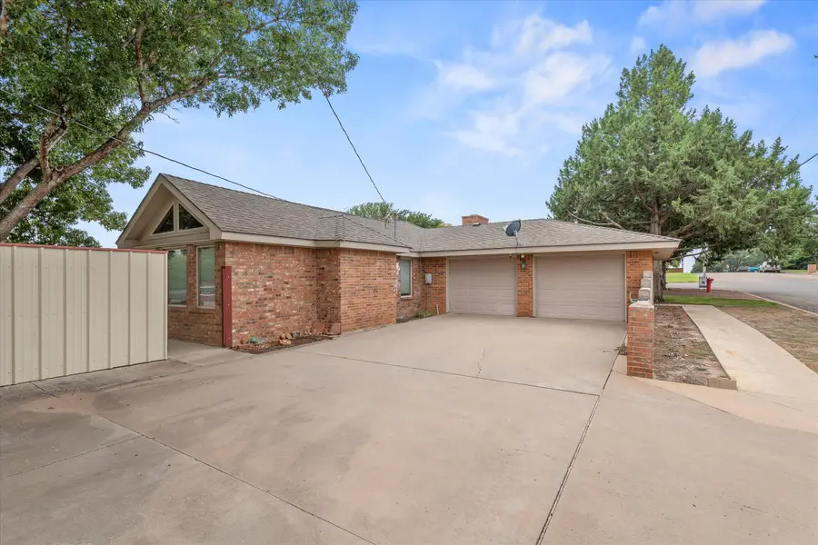 1716 W Avenue H, Muleshoe, TX 79347 - #3